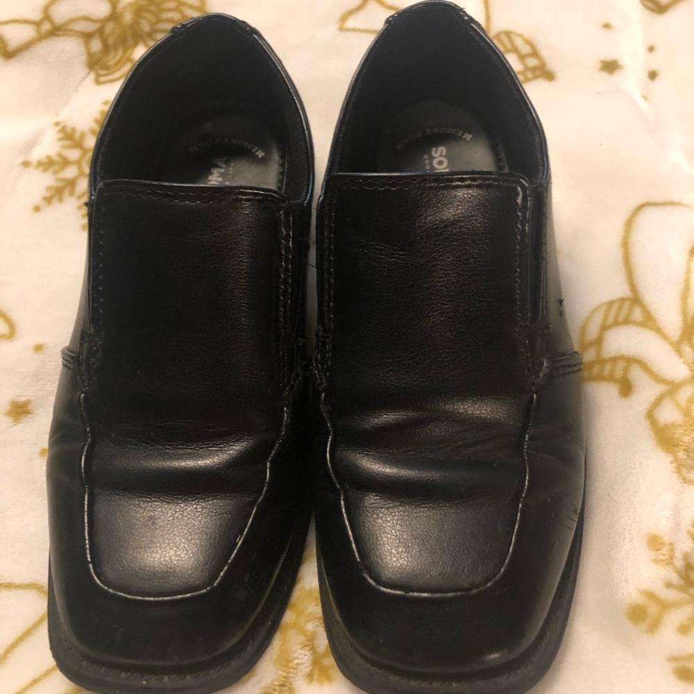 Boys Sonoma Black Leather Slip-On Shoe’s - Picture 5 of 6
